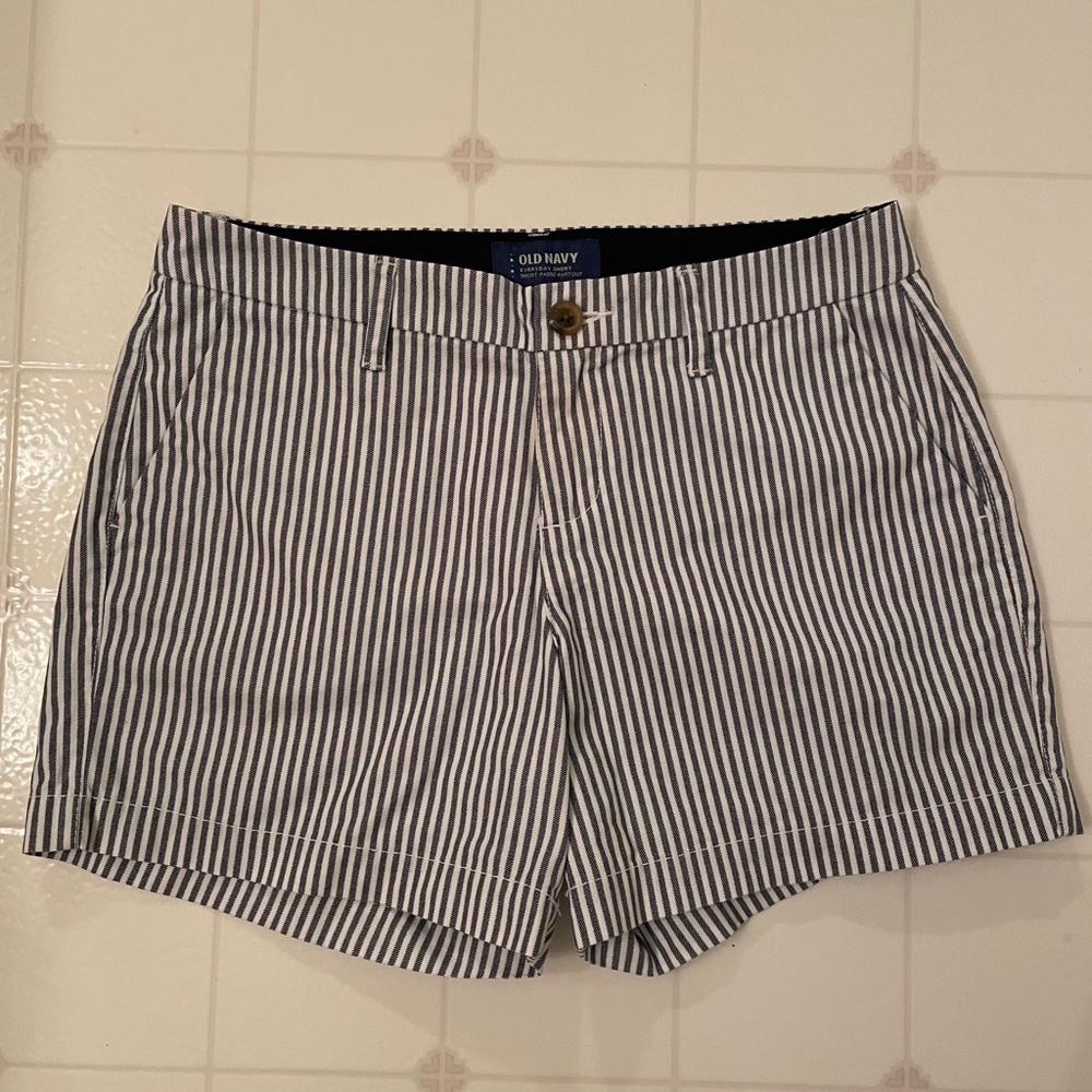 Old Navy Everyday Shorts - Striped